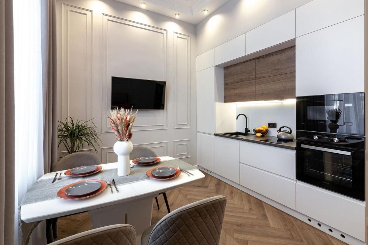 Кості Левицького 11 Lvov Exteriér fotografie